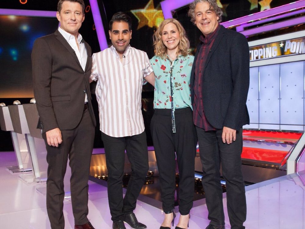 Alan Davies with Sally Philips, Ranj Singh and host Ben Shephard on Tipping Point: Lucky Stars Set